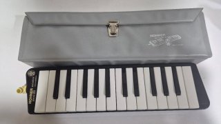 Melódica Hohner Piano 26 con funda