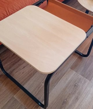 Mesa auxiliar IKEA madera y metal