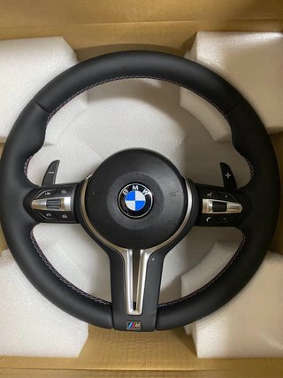 Volante BMW M3 Negro con Costuras Deportivas