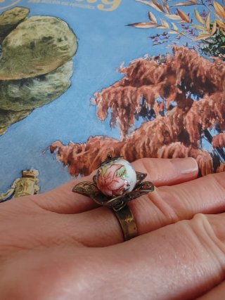 Anillo Flor Bronce y Bola cerámica