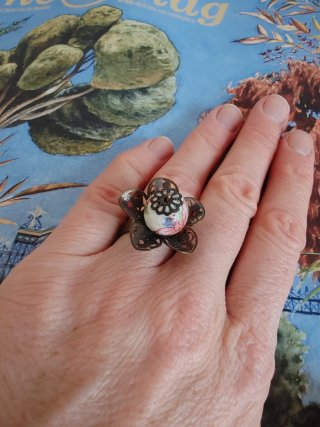 Anillo Flor Bronce y Bola cerámica