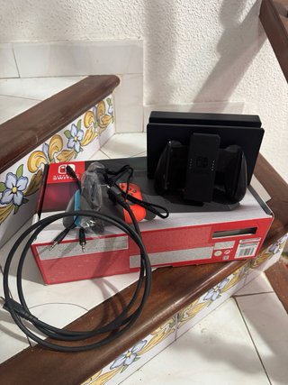 Nintendo Switch con Joy-Cons Rojo y Azul