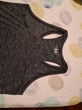 Camiseta tirantes Under Armour gris