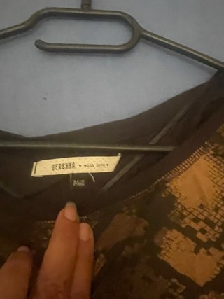 Camiseta Bershka Estampado Serpiente Talla M