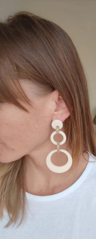 Pendientes grandes aro beige y blanco