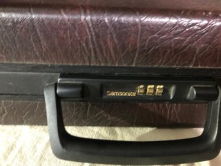 Valigetta Samsonite marrone con combinazione