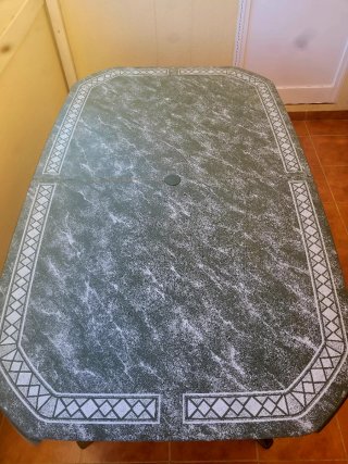 Mesa de terraza de resina