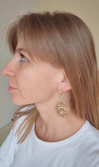 Pendientes dorados grandes