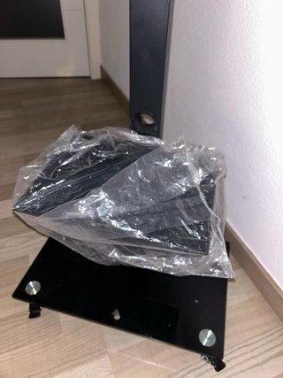 Soporte TV Bontec con ruedas sin usar