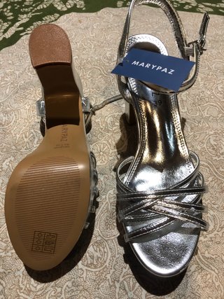 Zapatos de fiesta plateados MARYPAZ talla 39