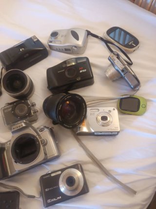Lote Cámaras Vintage y Accesorios Fotográficos