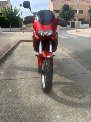 Aprilia Pegaso Cube 650 Roja