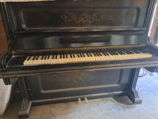Piano Vertical *Casademont*