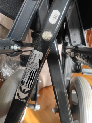 Silla de ruedas Breeze B300 40.Usada unos días.