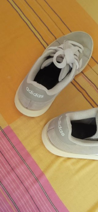 Zapatillas Adidas Marrón y Blanco