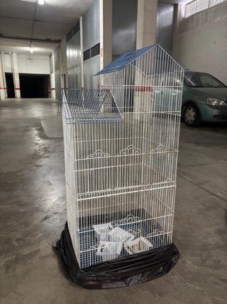 Jaula grande para pájaros