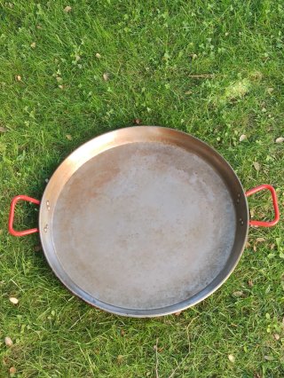 Lote paellero: quemador completo, paella y trípode