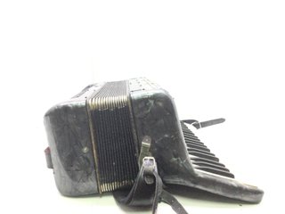 E1197673-0 ACORDEON HOHNER III M