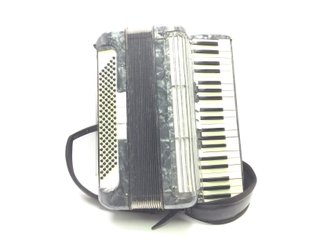 E1197673-0 ACORDEON HOHNER III M