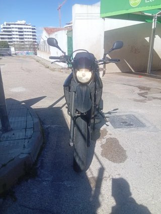 Yamaha xt 660 r negra rines dorados
