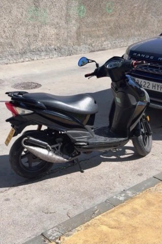 Scooter Sym Jet 4 2T en color negro