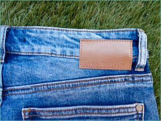 Vaqueros Desigual rectos bordados flores talla 40