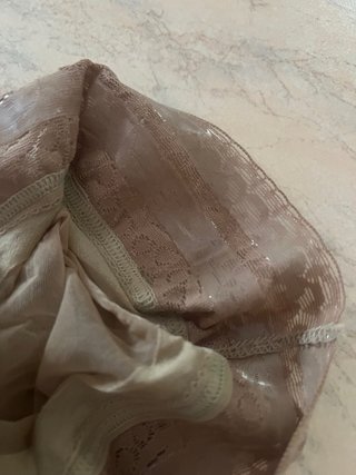 Calze autoreggenti in tessuto semitrasparente nude