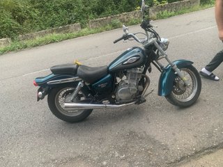 Suzuki Cruiser Moto Verde Oscuro