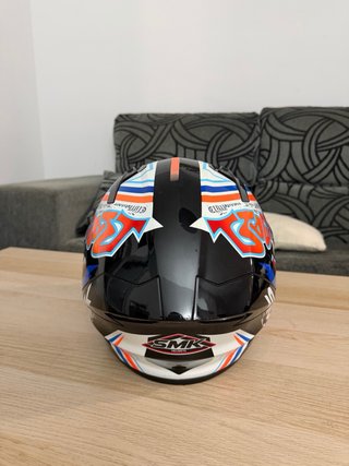 Casco de moto SMK con diseño Talla M