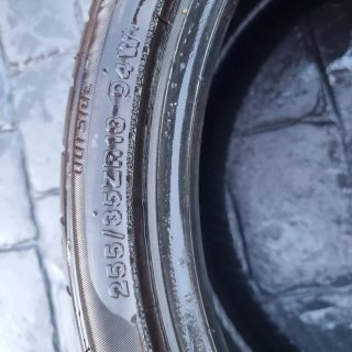 Neumáticos ocasion 255/35ZR18 94w