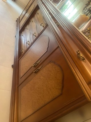 Mueble de salón con espejo