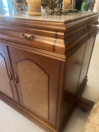 Mueble de salón con espejo