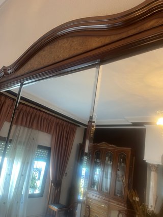 Mueble de salón con espejo