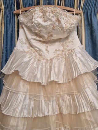 Vestido de Novia Dorado y Blanco