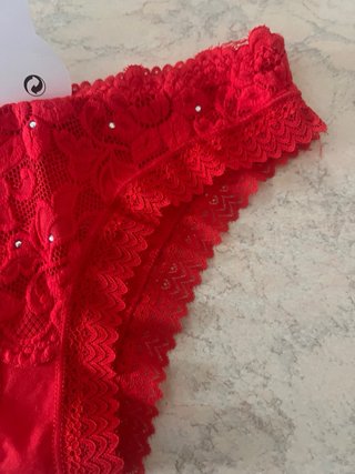 Mutanda slip da donna rossa in pizzo floreale