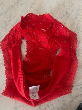 Mutanda slip da donna rossa in pizzo floreale