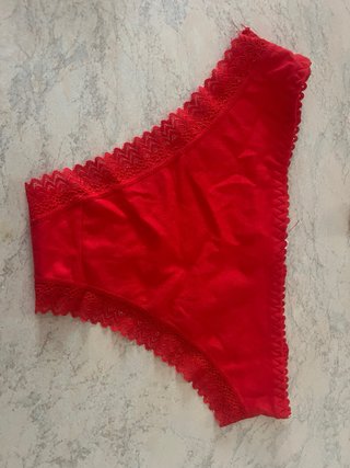 Mutanda slip da donna rossa in pizzo floreale