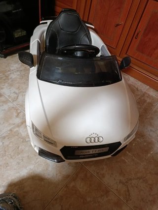 Coche infantil Audi TT Blanco motores Rs550