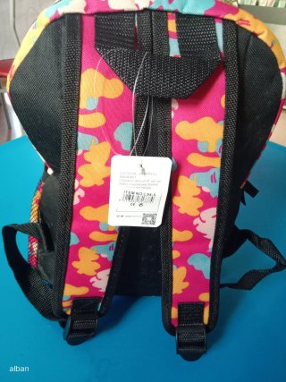 Mochila infantil multicolor con estampado floral