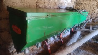 Sembradora Cortés Hidráulica Delantera