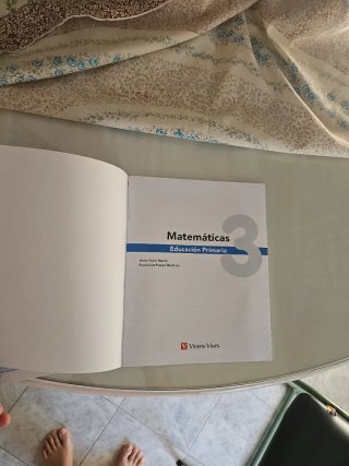 Dos libros de Matemáticas, 3.2 y 3.3 Educación
