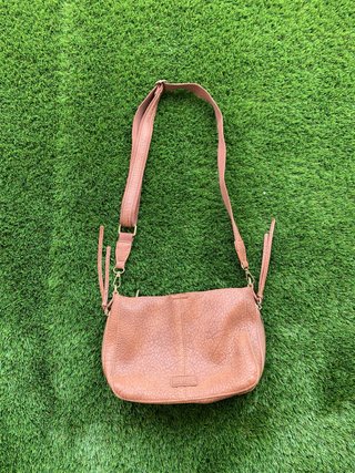 Bolso de vestir marrón