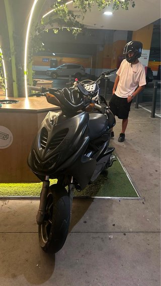Yamaha Aerox Scooter Negra