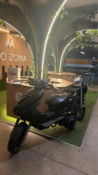 Yamaha Aerox Scooter Negra