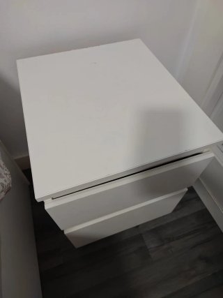 Dos Mesitas de noche Ikea blancas