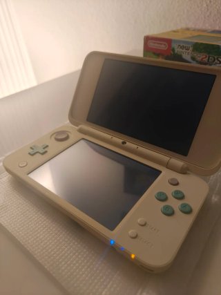 Nuovo Nintendo 2DS XL Edizione Animal Crossing