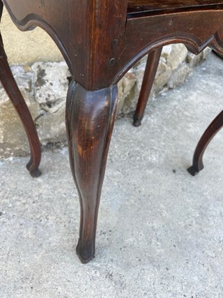 Mesita antigua estilo Luis XV madera