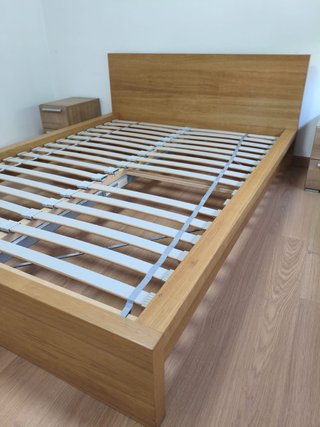 Cama de madera Ikea