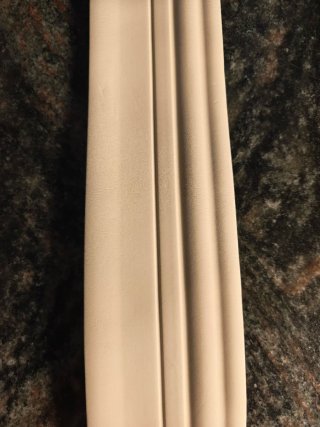 Moldura flexible autoadhesiva beige