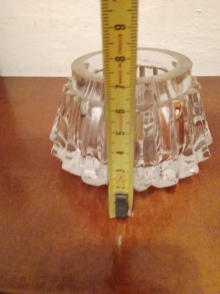 Caja de cristal con tapa metálica